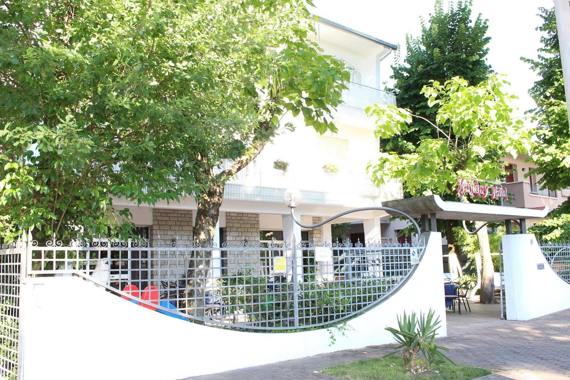 Holiday Milano Marittima Bagian luar foto