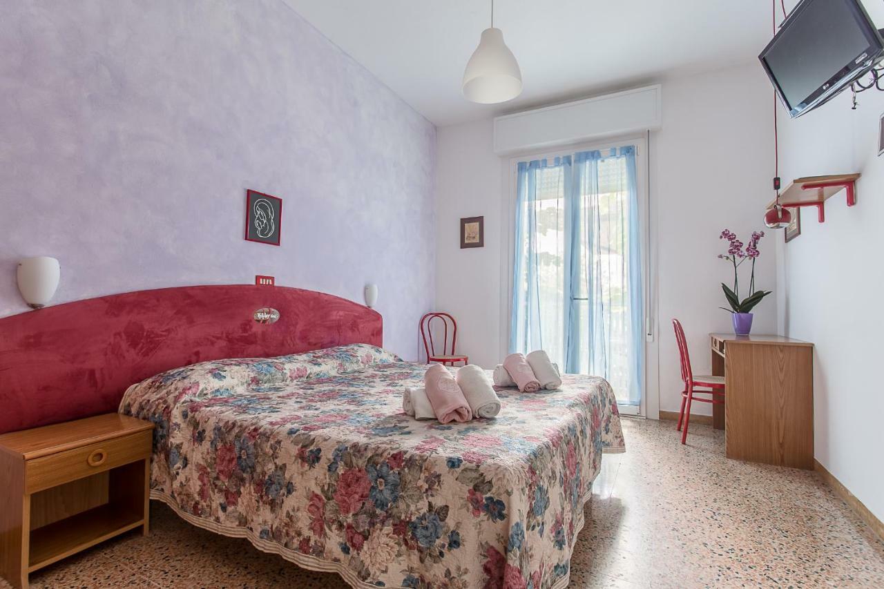 Holiday Milano Marittima Bagian luar foto
